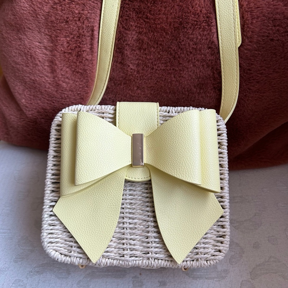 Poppy Bow Tie Straw Crossbody Bag - Picture 5 of 14
